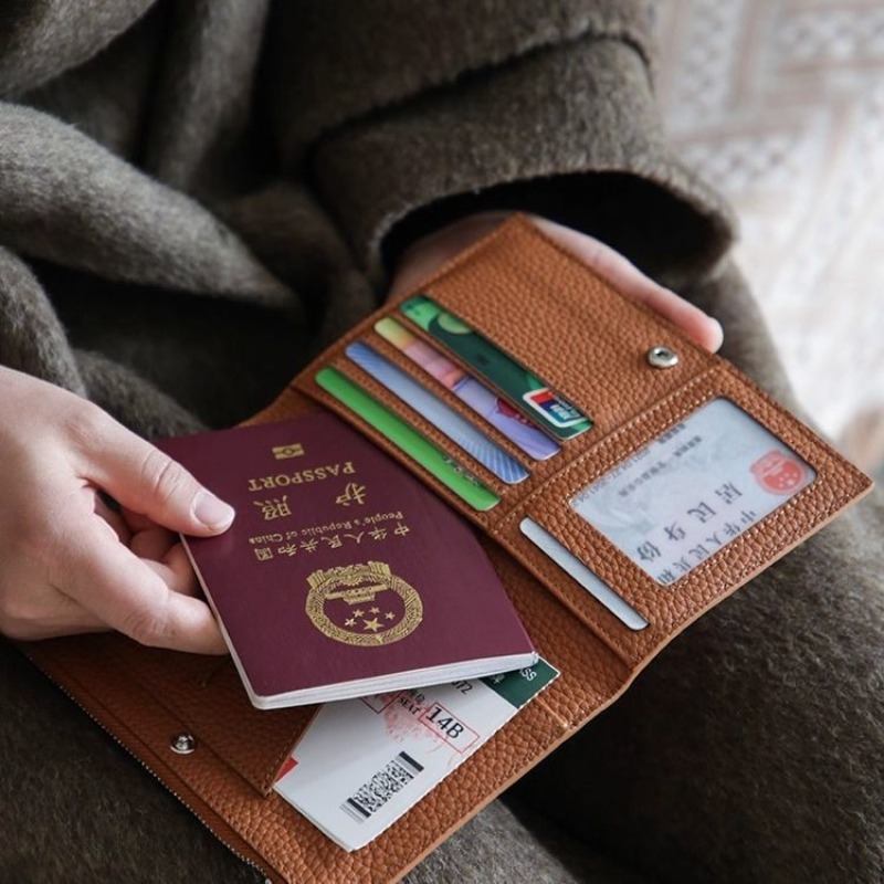 Leather Passport Holder Covers - Board Game Book recension och pris