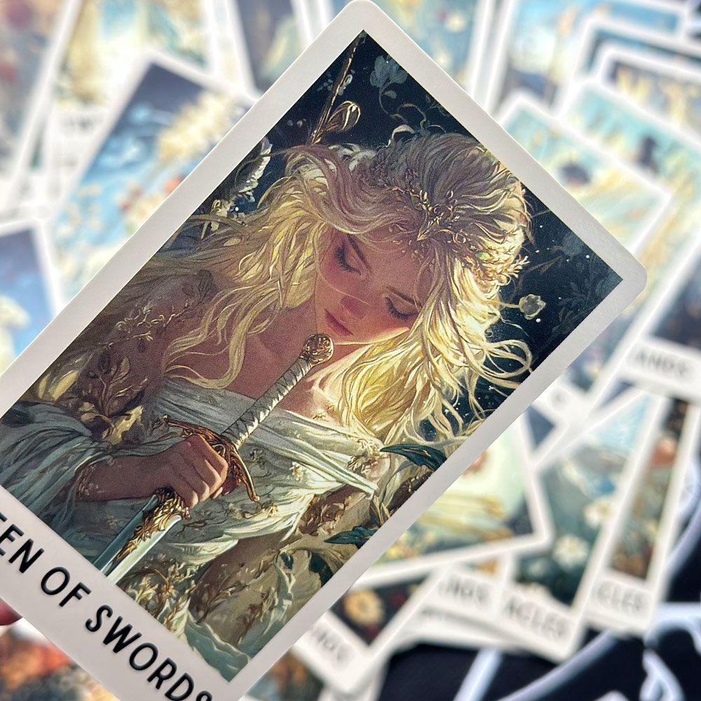 78 Enigmatic Bloom Tarot Cards - Board Game Oracle recension och pris
